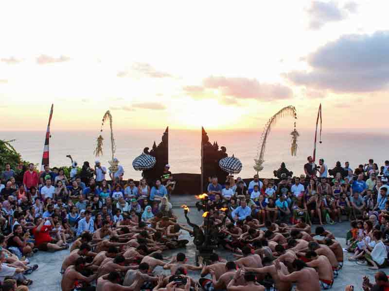 watch sunset at uluwatu temple things to do in south bali