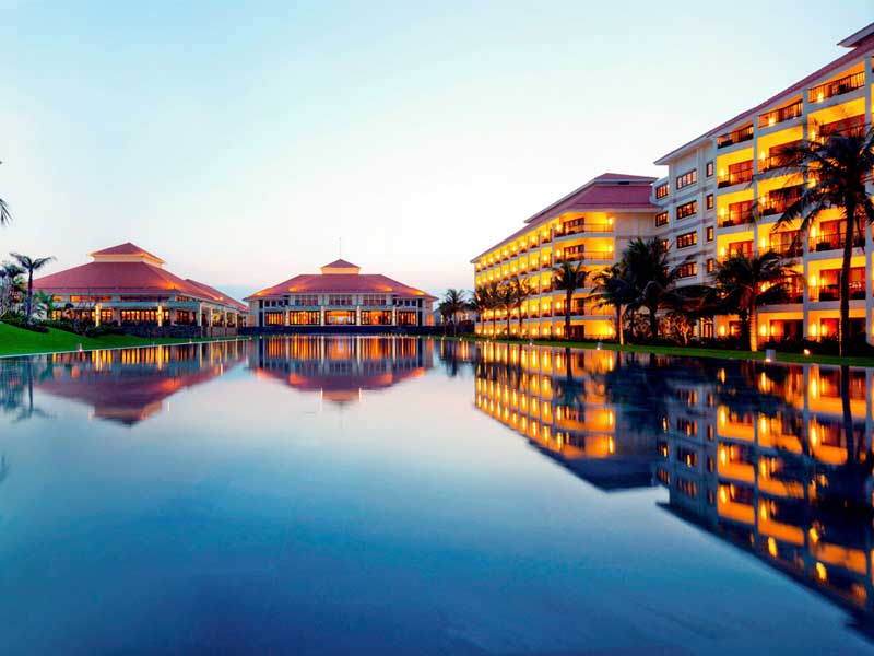 Pullman Danang Beach Resort Top Luxury Beach Resorts in Vietnam for Honeymoon Couple